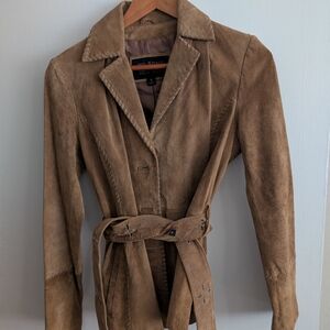 Cool style with this fitted Suede Jacket full of style!